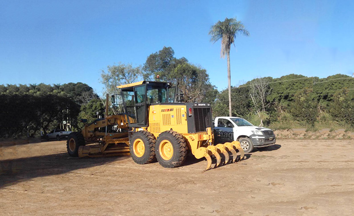 Niveleuse SG16-3 pour l'élargissement de routes dans une région d'Argentine 